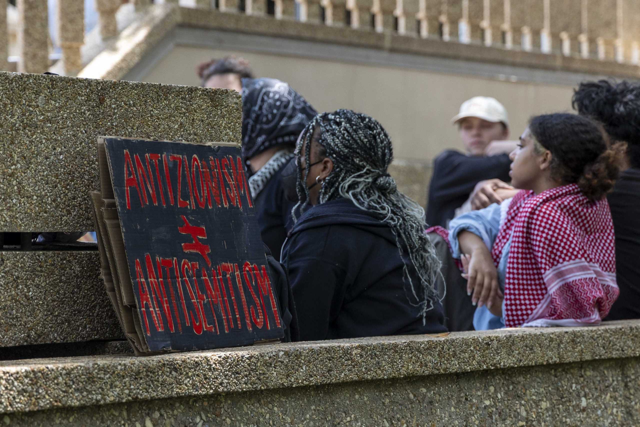 PHOTOS: LSU students hold Die-in for Gaza protest on Student Union steps