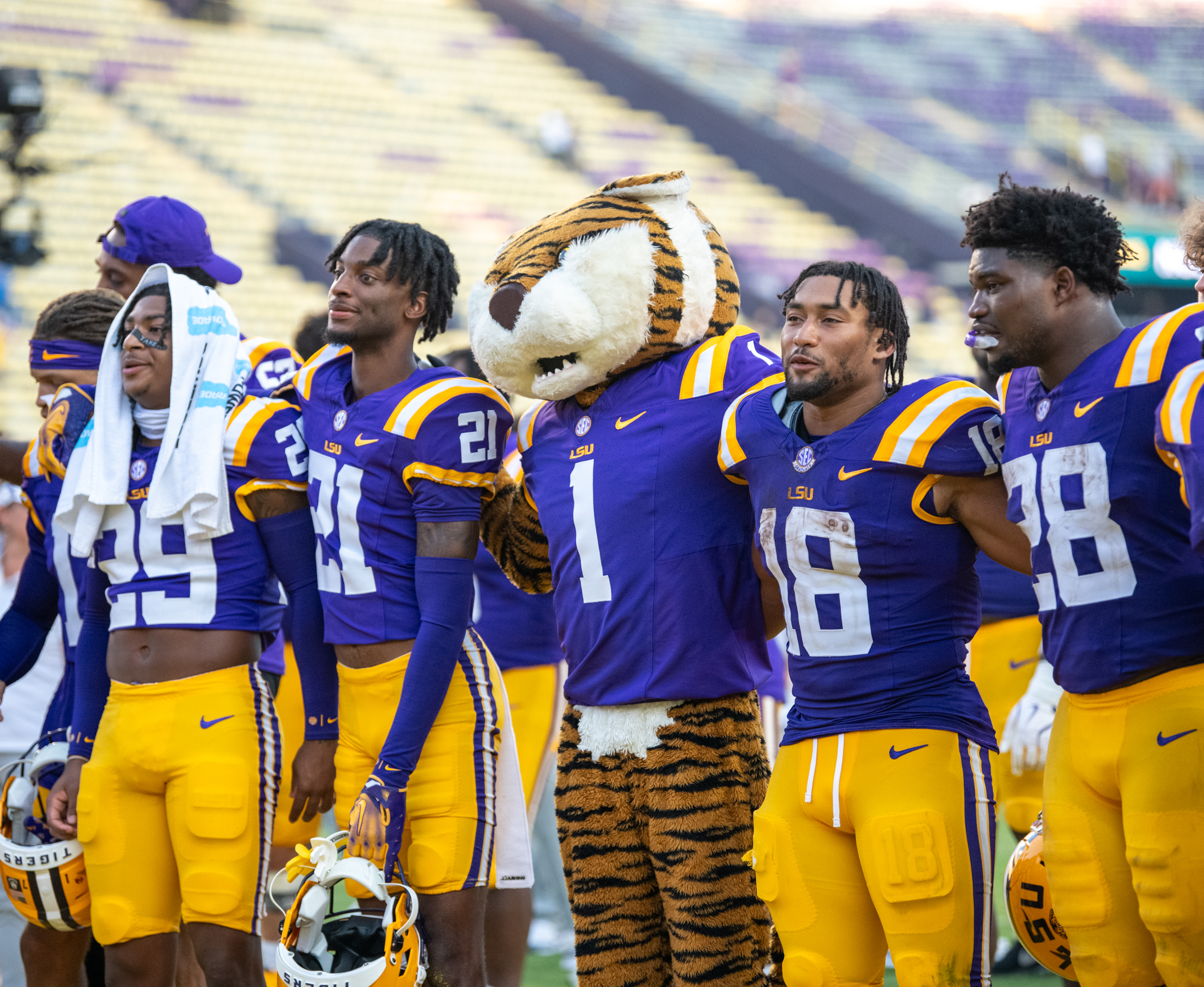 PHOTOS: LSU football defeats UCLA 34-17