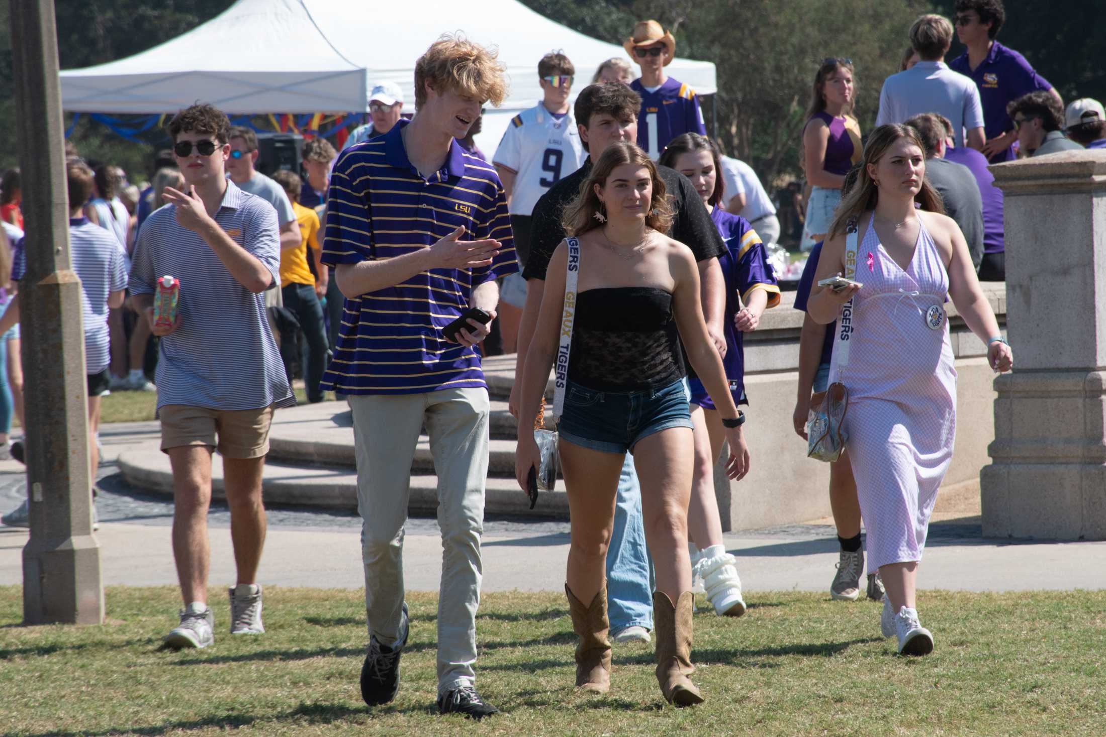 PHOTOS: Gameday Fashion