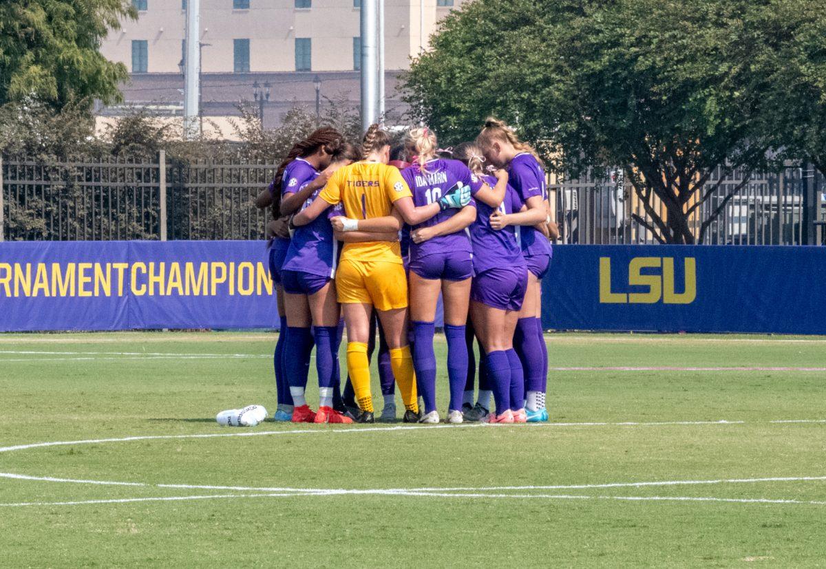 LSU soccer players huddle Sunday, Oct. 13, 2024, before LSU&#8217;s 3-1 loss against Texas at the LSU Soccer Stadium in Baton Rouge, La.