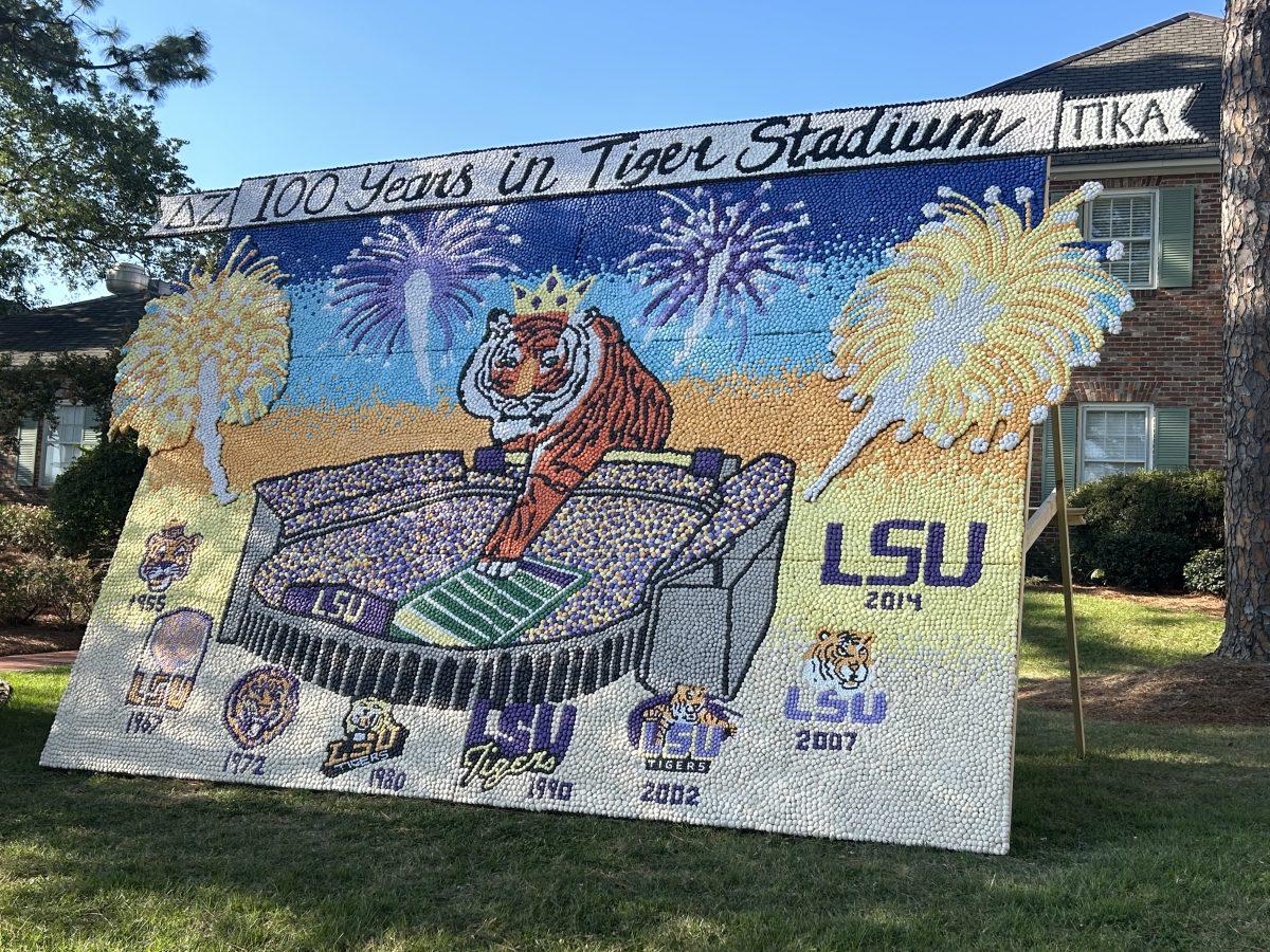 Delta Zeta and Pi Kappa Alpha's 2024 Homecoming sign in front of the Delta Zeta house over Homecoming weekend.