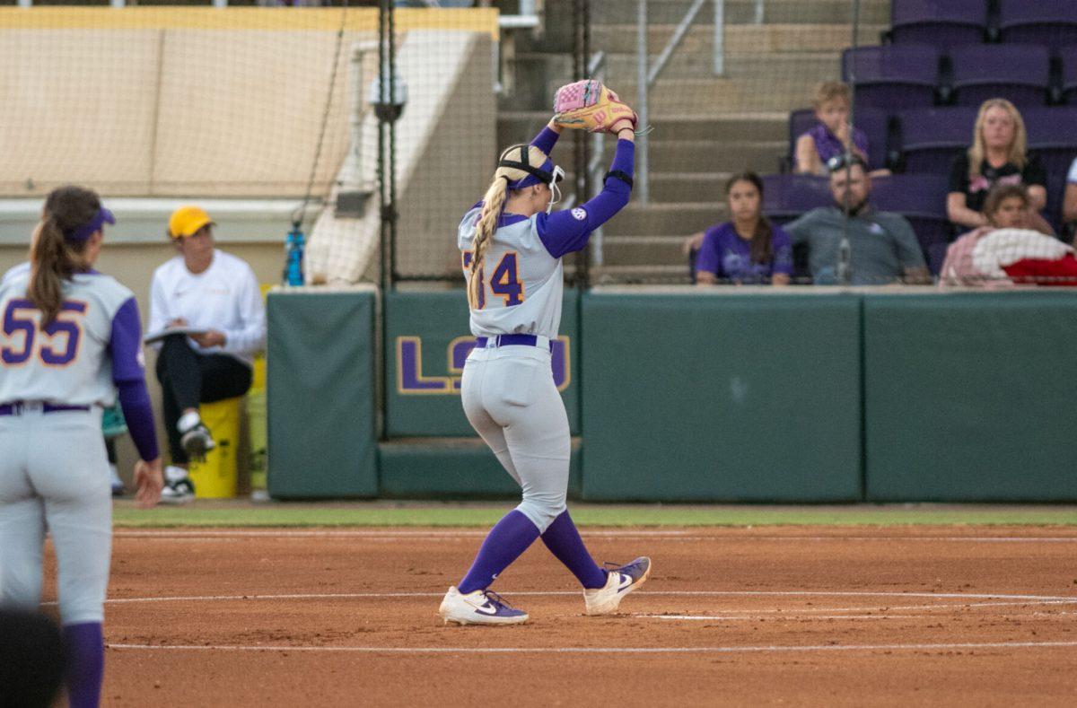 LSU softball freshman pitcher Jayden Heavener (34) prepares to pitch Wednesday, Oct. 23, 2024, during LSU's exhibition game against Southeastern at Tiger Park in Baton Rouge, La.