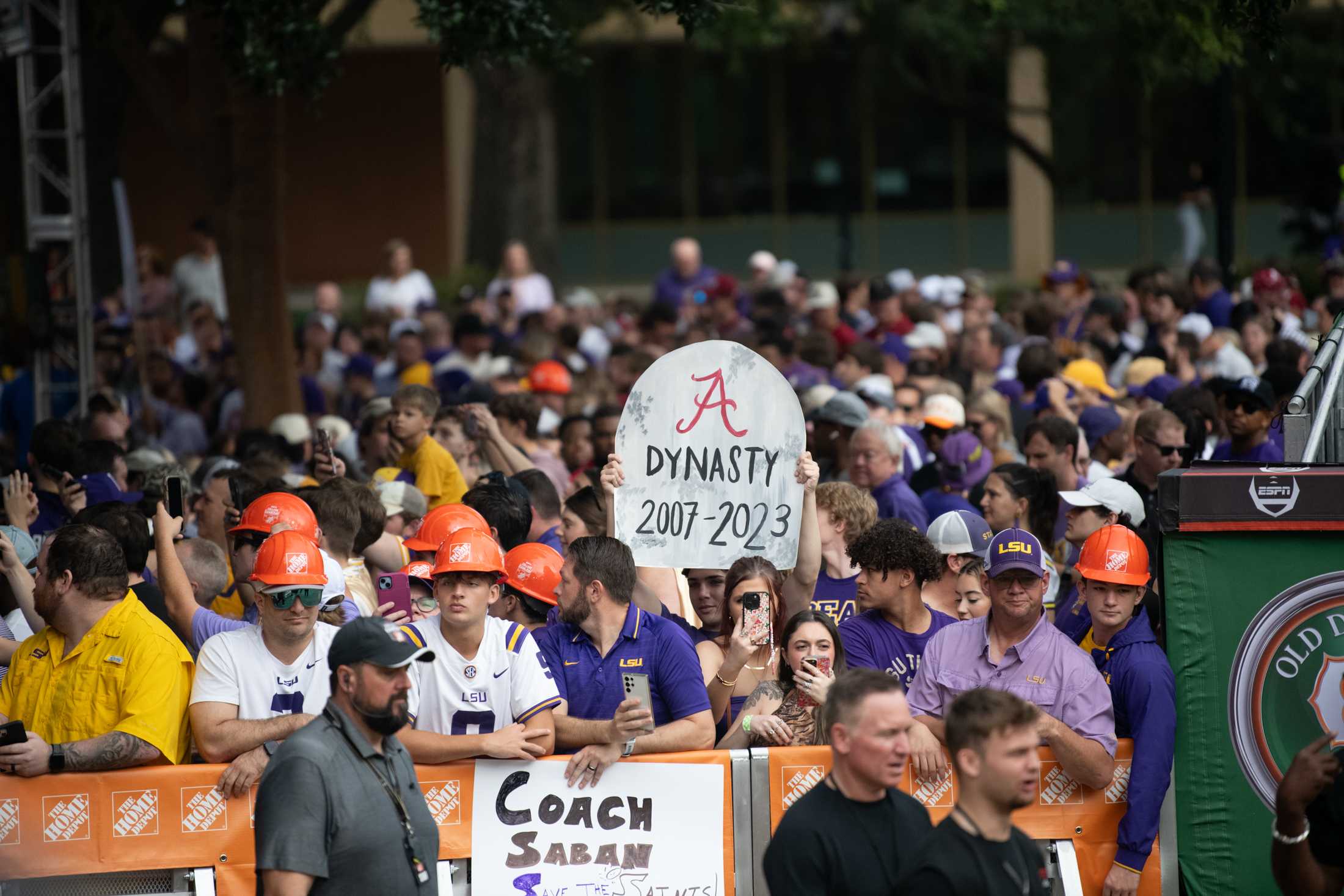 PHOTOS: See our favorite signs from College GameDay in Baton Rouge