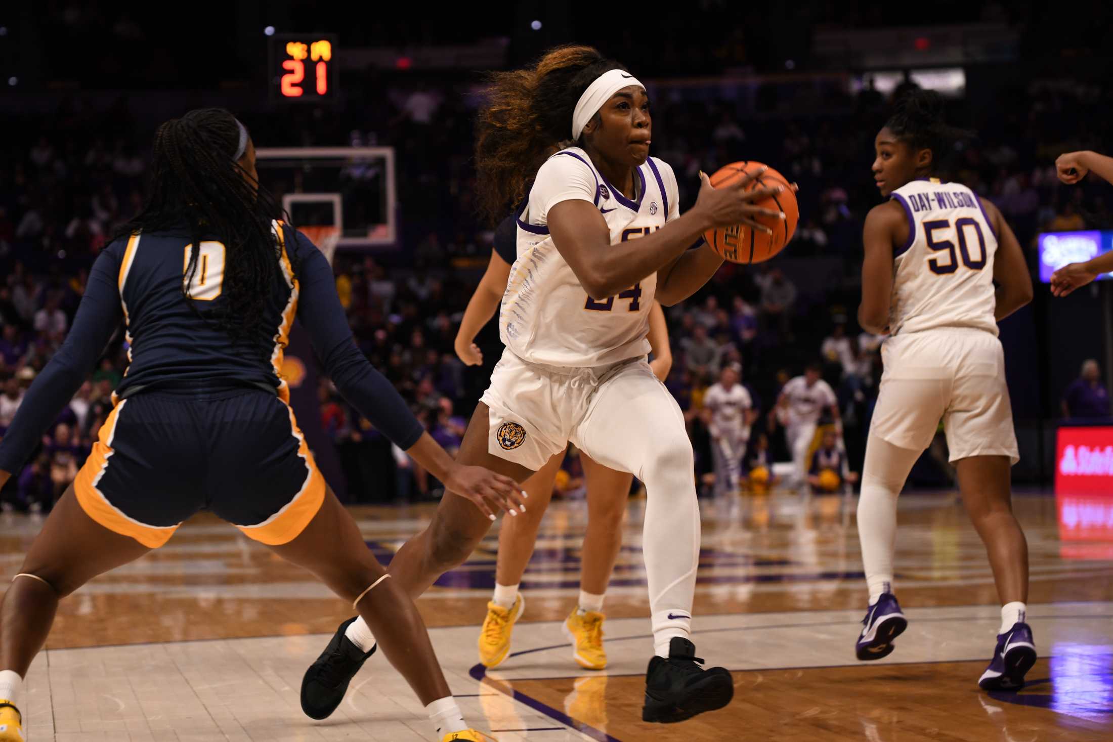 PHOTOS: LSU women's basketball avoids upset against Murray State