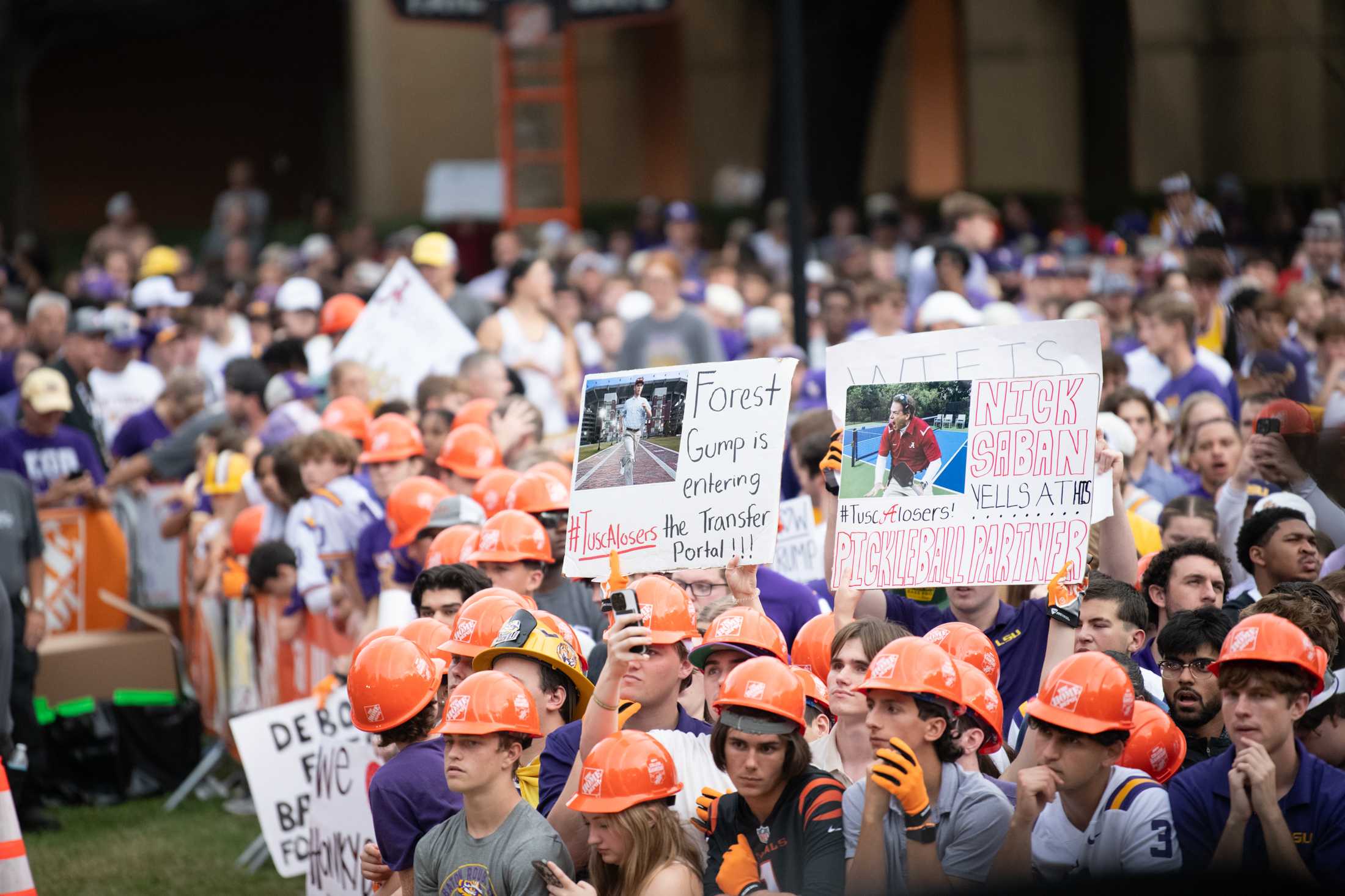 PHOTOS: See our favorite signs from College GameDay in Baton Rouge