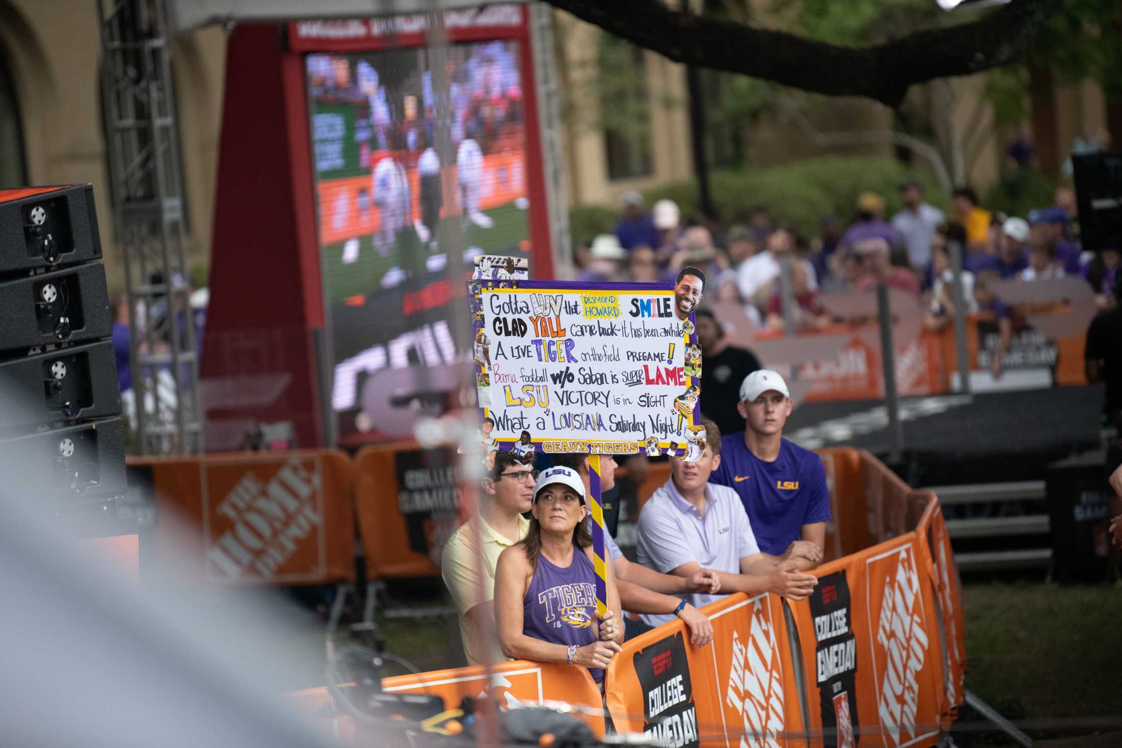 PHOTOS: See our favorite signs from College GameDay in Baton Rouge