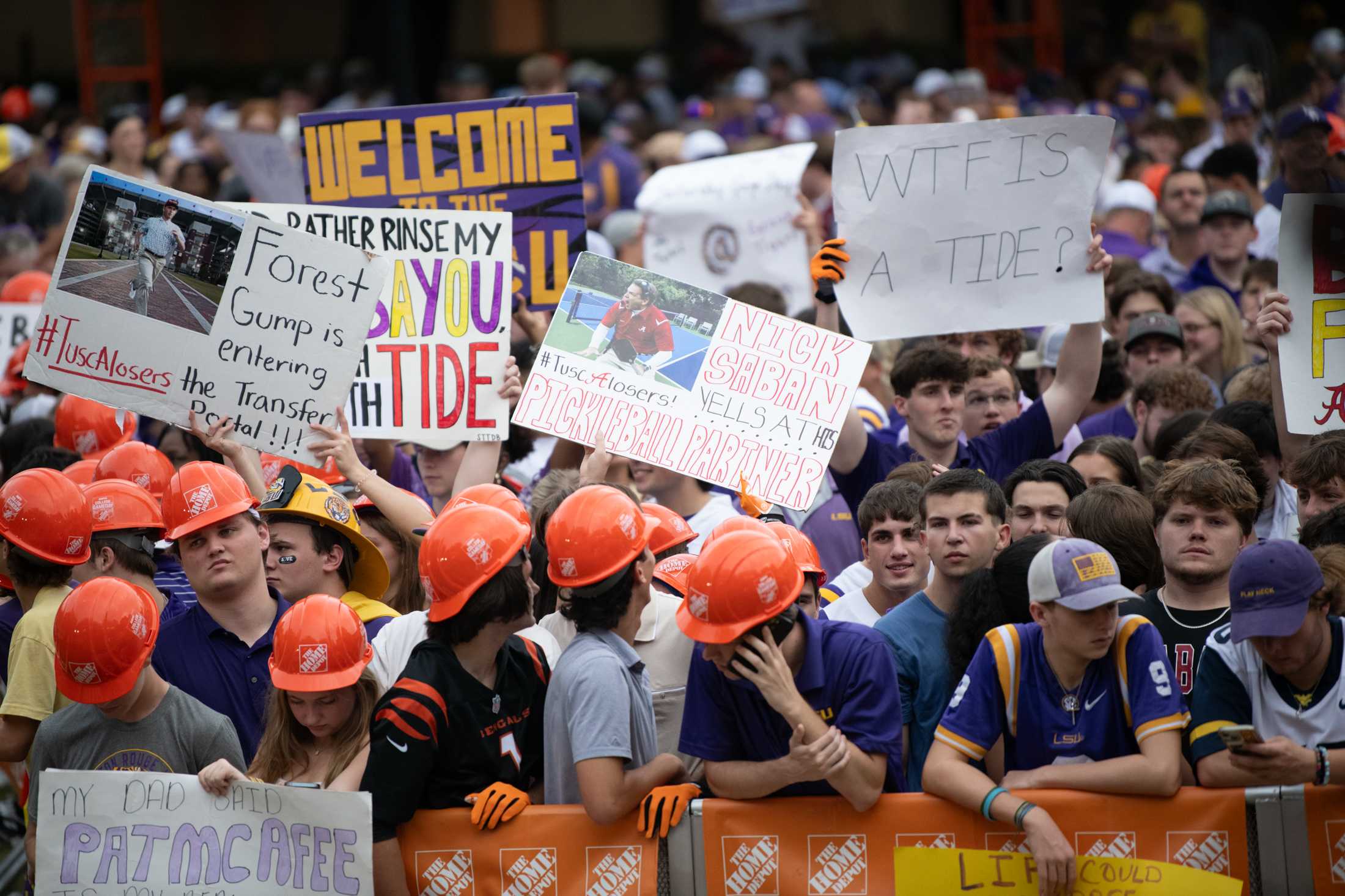 PHOTOS: See our favorite signs from College GameDay in Baton Rouge