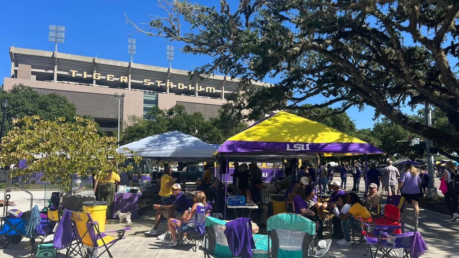 LSU tailgate Hoppy's Corner shows tailgating brings fans together, even during "Bama Hate Week"