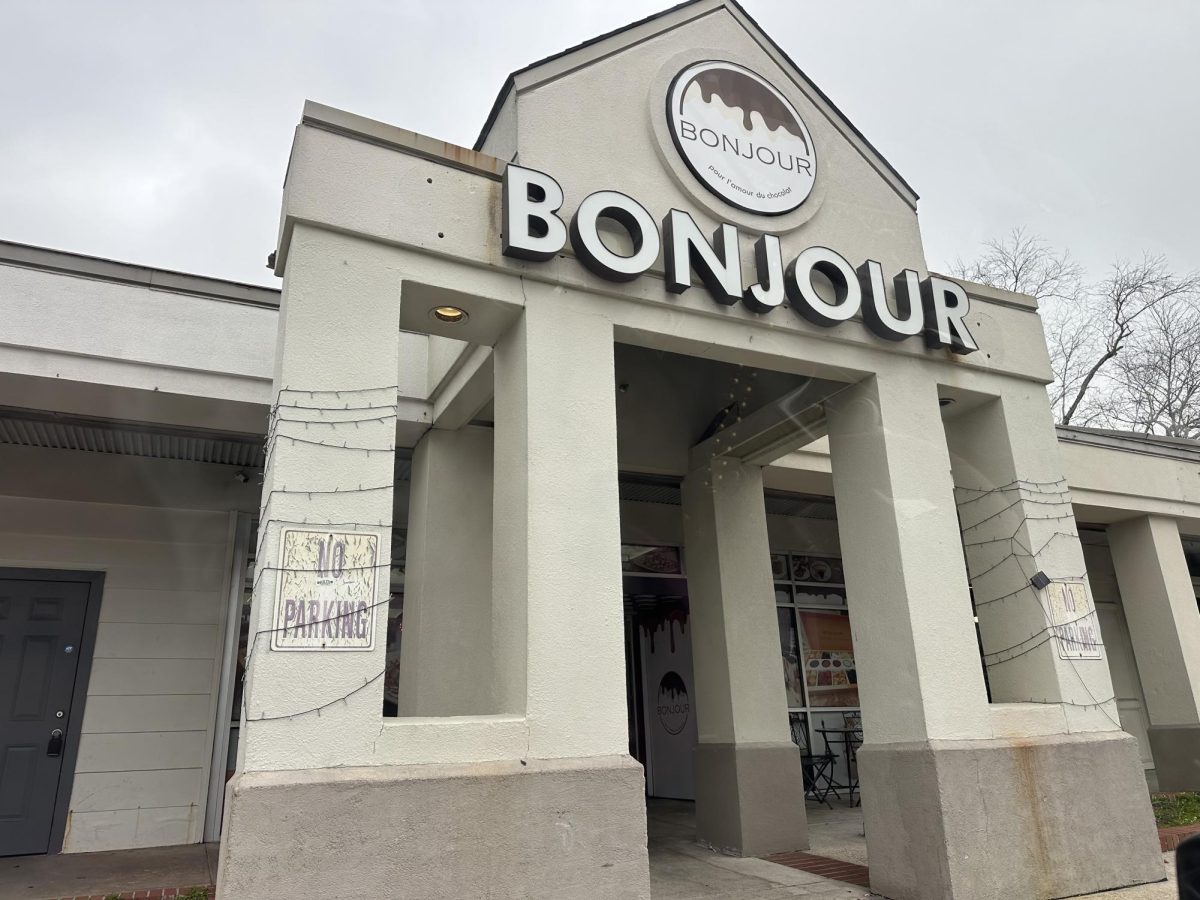 Front of Baton Rouge dessert shop, Bonjour, located at 5727 Essen Lane, Baton Rouge.