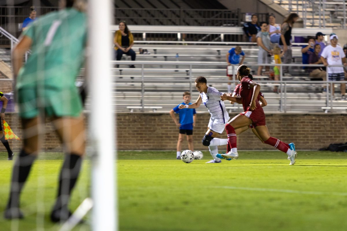 LSU Soccer junior forward/midfielder Ava Galligan (20) runs after the ball Thursday, Aug 28, 2025, during LSU's 1-0 win over Wisconsin at the LSU Soccer Stadium in Baton Rouge, La.