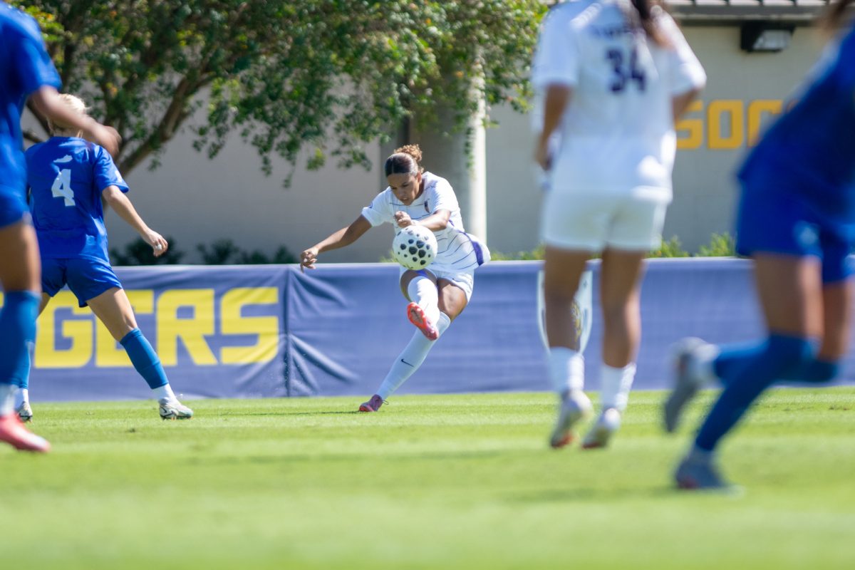LSU soccer freshman forward Sariyah Bailey (15) kicks the ball Sunday, Oct. 19, 2025, during the 1-1 tie against Kentucky at the LSU Soccer Stadium in Baton Rouge, La.