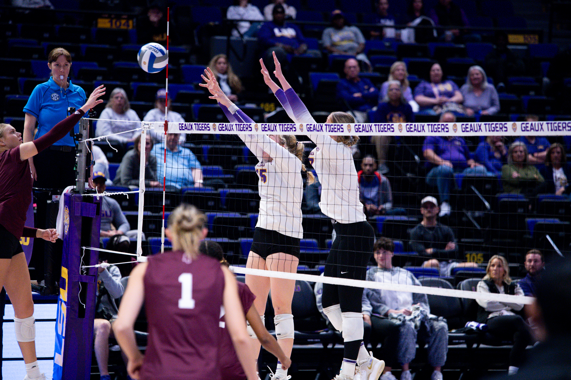 PHOTOS: LSU volleyball continues losing streak with fall to Mississippi State