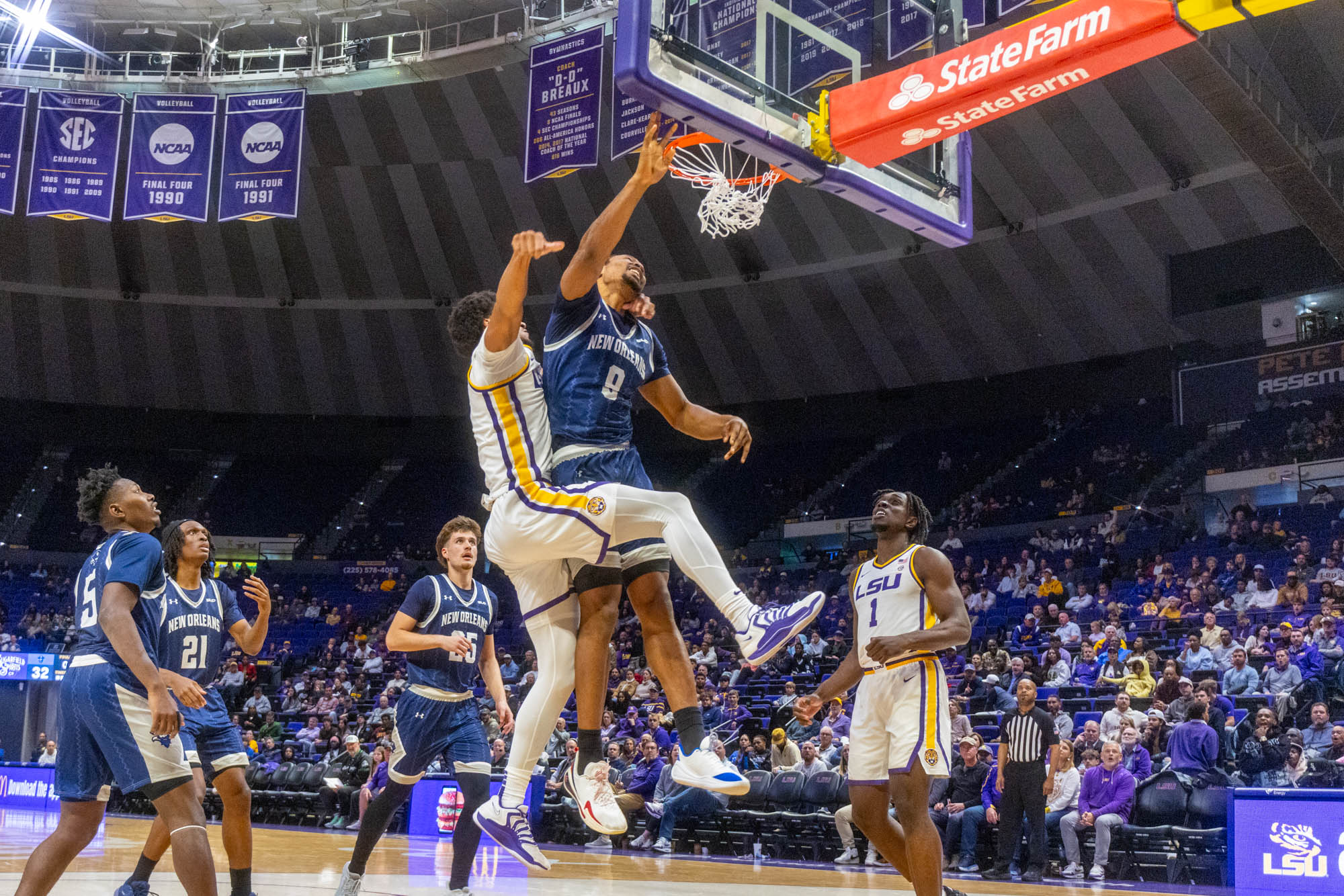 PHOTOS: LSU men's basketball defeats UNO