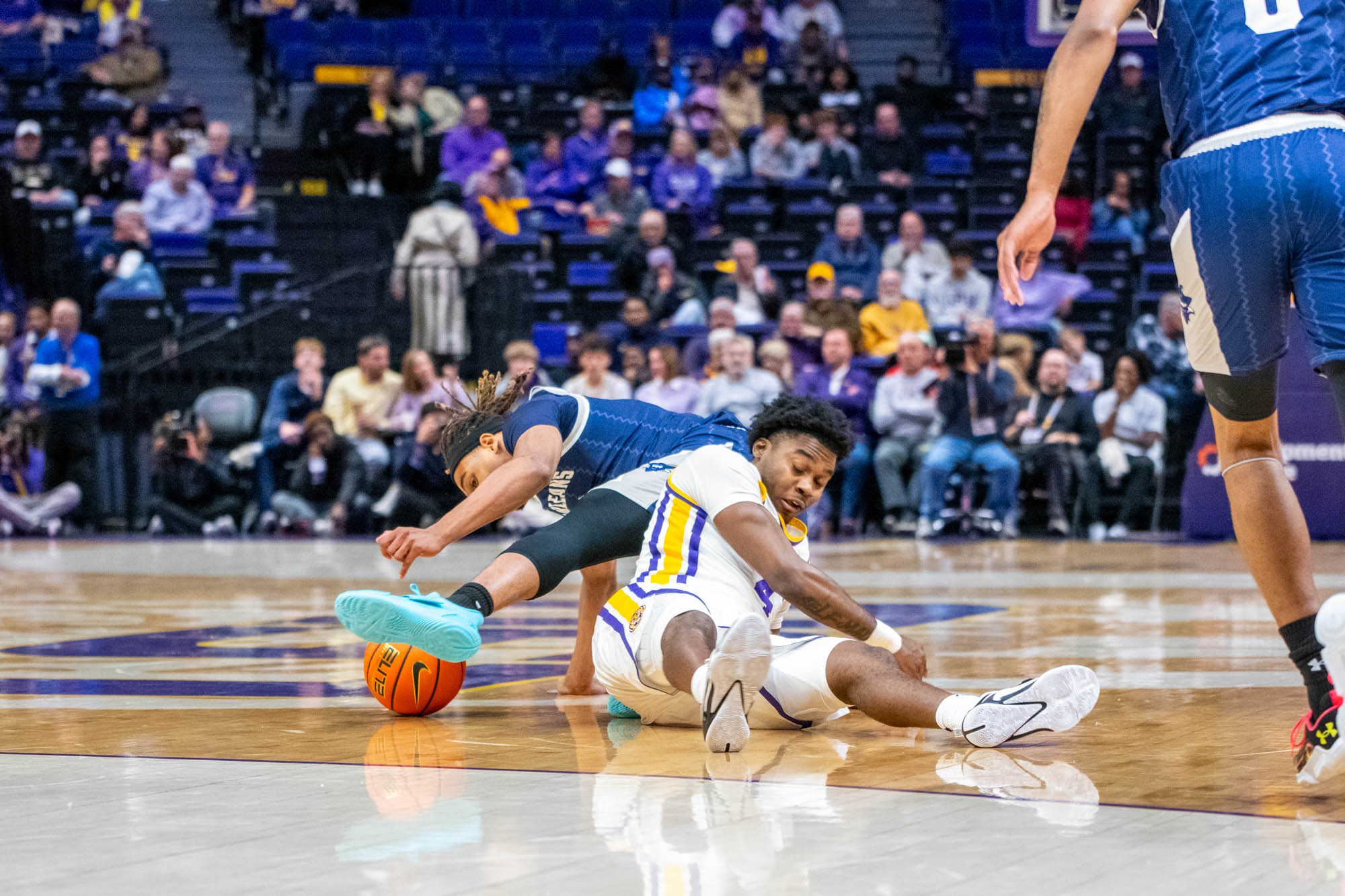 PHOTOS: LSU men's basketball defeats UNO