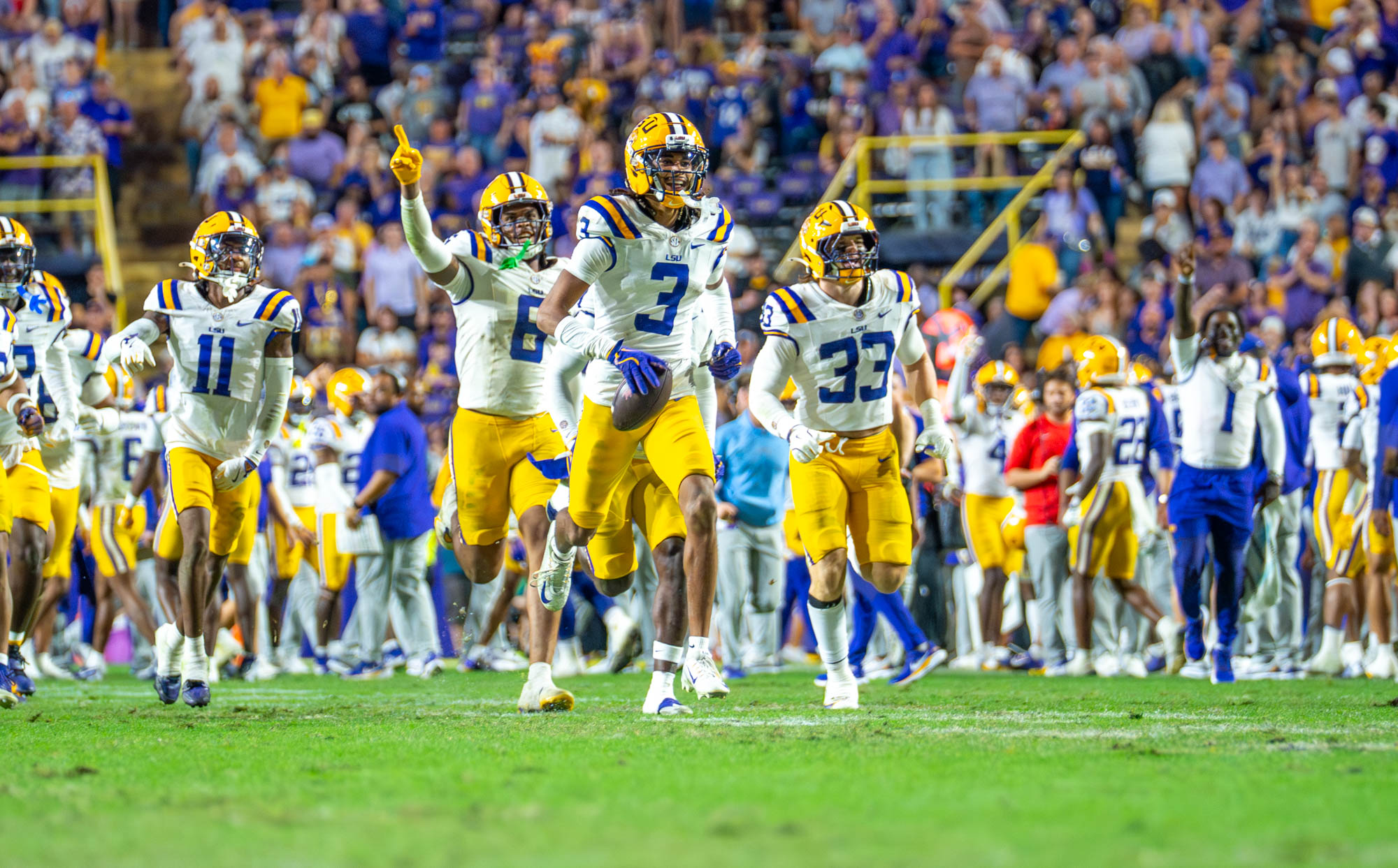 PHOTOS: LSU football narrowly defeats WKU in non-conference play