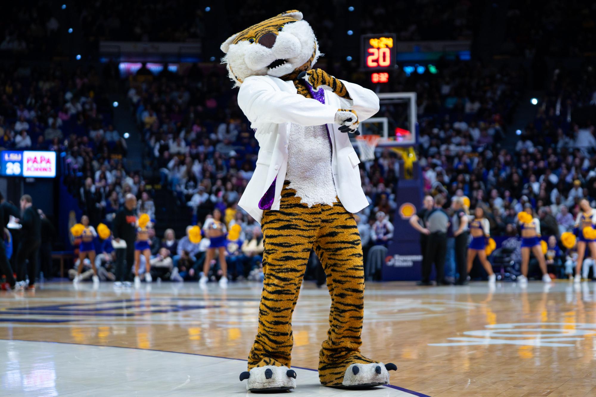 PHOTOS: LSU women's basketball defeats Florida after physical game