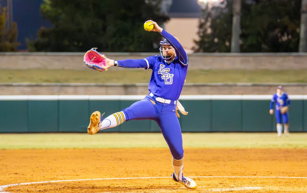 LSU softball sophomore pitcher Jayden Heavener (00) pitches the ball during their win over Co-Lin Community College on Wednesday, Nov. 12, 2025, at Tiger Park in Baton Rouge, La.