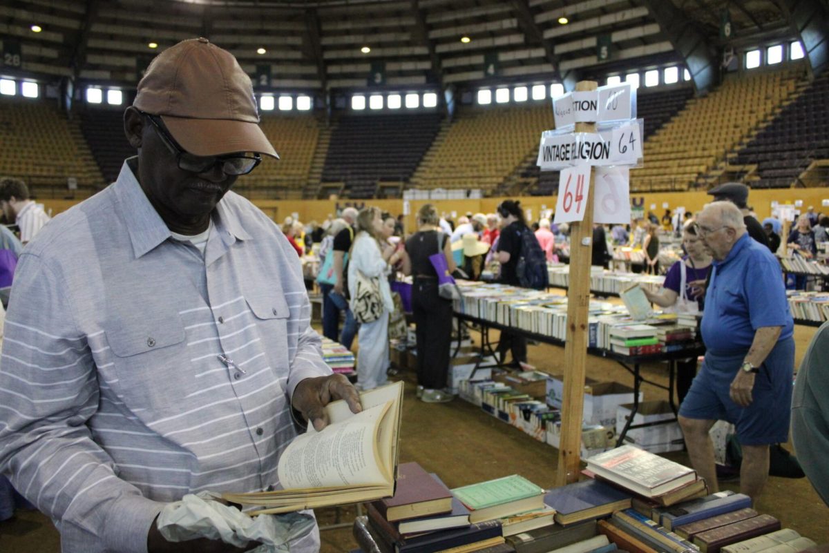 Photo from past Book Bazaar. (Courtesy of the LSU Libraries).