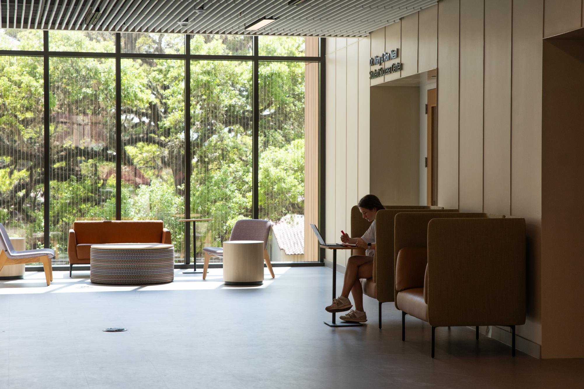 LSU unveils $148 million science building with ribbon cutting ceremony. Here's what's inside