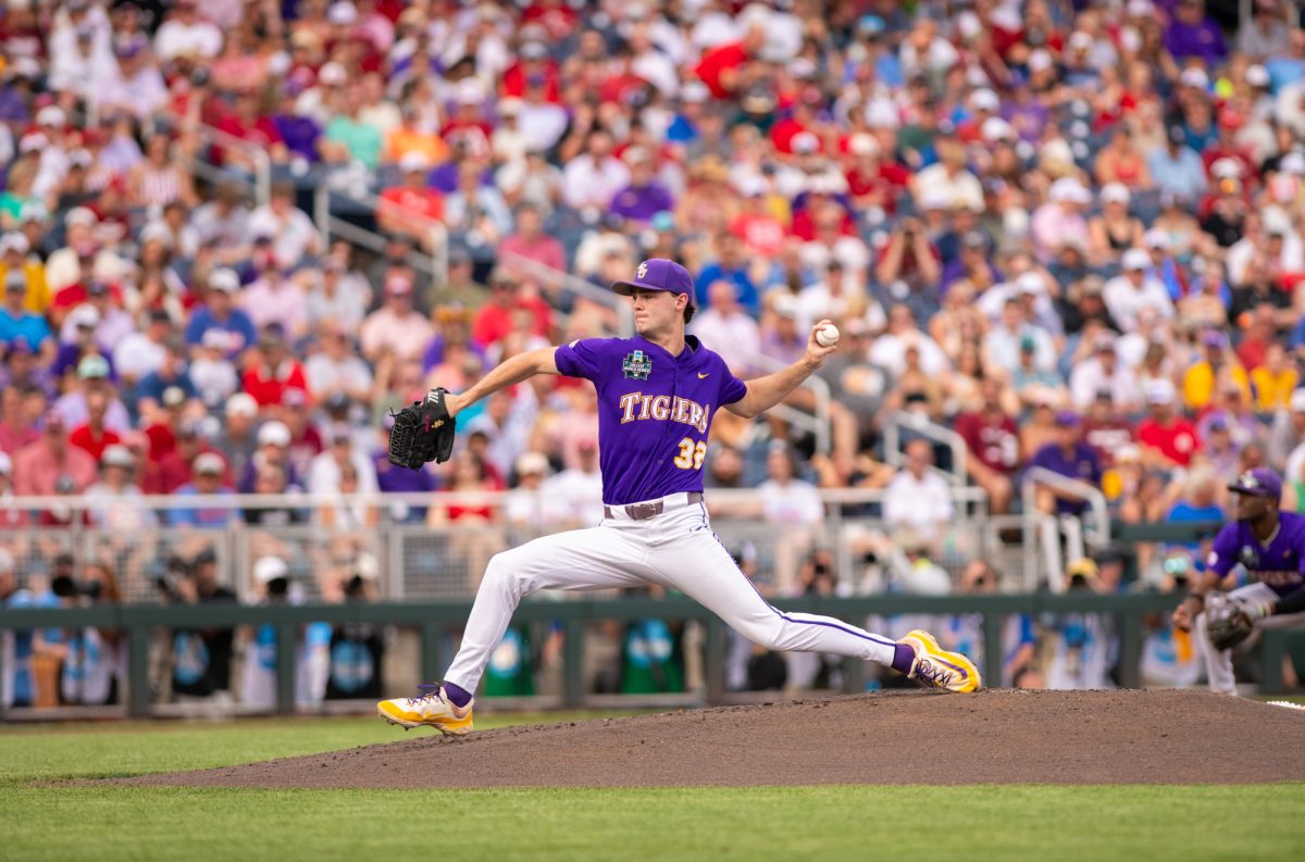 Former LSU baseball left-handed pitcher Kade Anderson (32) pitches during LSU’s 4-1 win over Arkansas during the  Men’s College World Series Saturday, June 14, 2025, at Charles Schwab Field on Mike Fahey Street in Omaha, Ne.